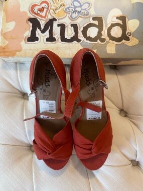 Mudd Women's Rust Red Knot Front Mary Jane Heels